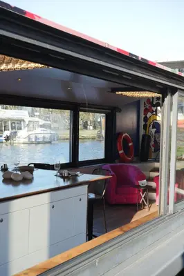 Plan de l'établissement Péniche ! Amours Le Dô Karina Bisch 2019