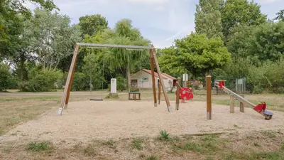 Aire de jeux pour enfants de l'établissement Camping du Chêne - proche de Nantes