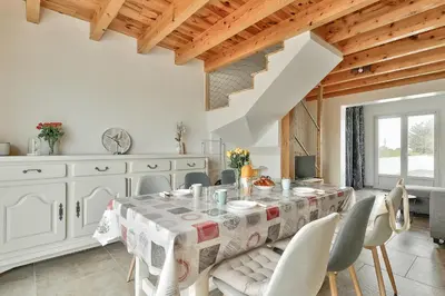 Coin salon dans l'établissement La Guérinière - 650m de la plage - Jardin