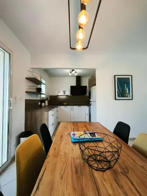 Cuisine ou kitchenette dans l'établissement Beau-Rivage, Villa 6 personnes, plage à 200m