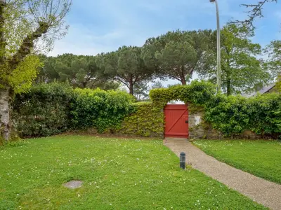 Jardin de l'établissement Apartment Charme de Villès Martin by Interhome