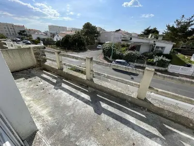 Balcon ou terrasse dans l'établissement Maison rénovée 5 pièces, jardin clos, à 2 pas de l'océan, pour 10 personnes - Saint-Jean-de-Monts - FR-1-224C-231