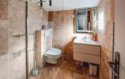 Salle de bains dans l'établissement Cozy Home In Noirmoutier En Lile