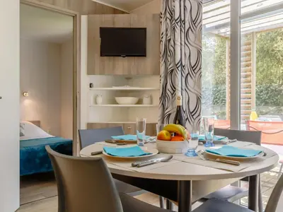 Télévision ou salle de divertissement dans l'établissement Holiday Home New Cottage de 2020 by Interhome