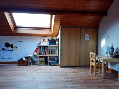 Bibliothèque dans l'appartement