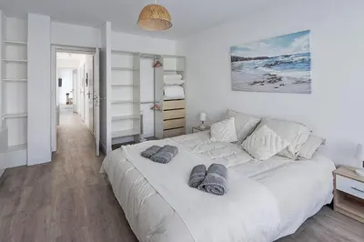 Un ou plusieurs lits dans un hébergement de l'établissement Logement récent 3 chambres à 200m mer et commerces