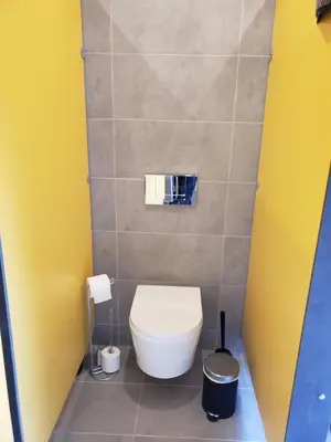 Salle de bains dans l'établissement La Ferme du domaine de La Mazure