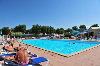 Piscine de l'établissement Le Costa Gloria - 400m de la plage - Sud Nantes Camping de la Prairie ou située à proximité