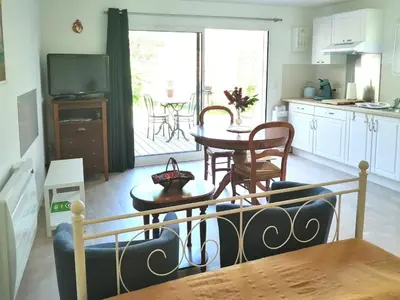 Cuisine ou kitchenette dans l'établissement Studio charmant proche centre, terrasse privée, parking, 2km plage - Saint-Jean-de-Monts - FR-1-426-532