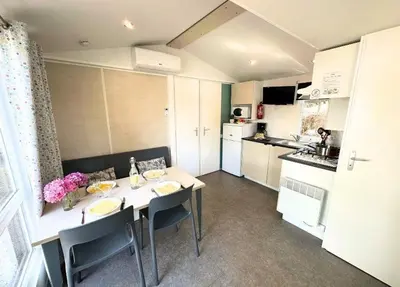 Cuisine ou kitchenette dans l'établissement Camping Saint-Hilaire-de-Riez