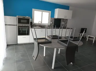 Cuisine ou kitchenette dans l'établissement Maison récente Océadune avec piscine hors-sol l'été