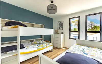 Un ou plusieurs lits dans un hébergement de l'établissement Home With Private Pool
