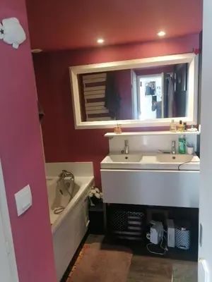 Salle de bains dans l'établissement maison calme avec piscine palmiers 300m de la plage pornichet centre
