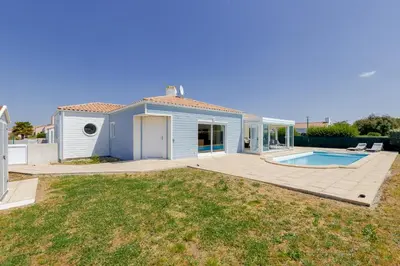 Piscine de l'établissement Le Fenouiller - 6 personnes, Maison Piscine ou située à proximité