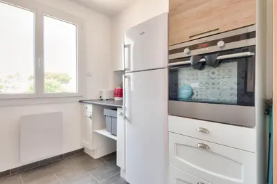 Cuisine ou kitchenette dans l'établissement Ambiance paisible sur la côte vendéenne