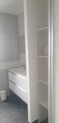 Salle de bains dans l'établissement La Perséide - Maison neuve 900 m plage