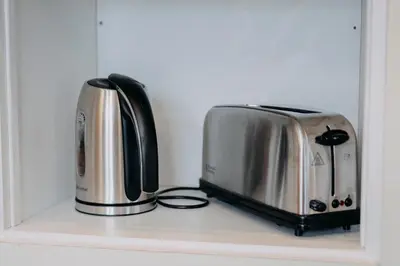 Plateau bouilloire dans l'établissement Coeur de ville #B2 - Centre ville, WIFI & NETFLIX - Proche transports - CHAMBRE PRIVEE dans logement partagé