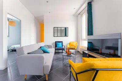 Coin salon dans l'établissement Coeur de ville #B3 - Centre ville - Chambre cosy privée - Logement partagé