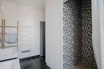 Salle de bains dans l'établissement Coeur de ville #B3 - Centre ville - Chambre cosy privée - Logement partagé