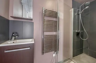Salle de bains dans l'établissement Longère rénovée à 500m du Centre de Pornic pour 4