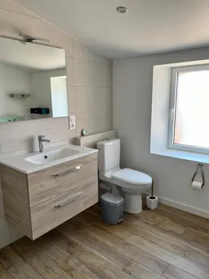 Salle de bains dans l'établissement Gîte O Petit Bouchon à 10 min du Puy du Fou