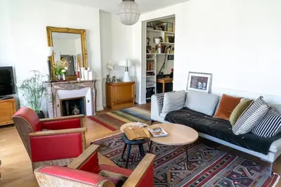 Coin salon dans l'établissement Haussmanien