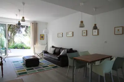 Coin salon dans l'établissement la chaumine et ses plages