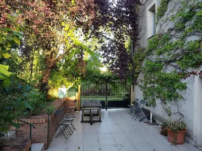 Jardin de l'établissement La première pierre