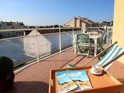 Balcon ou terrasse dans l'établissement Appartement Tout Confort entre Plage et Commerces à Saint-Brevin-les-Pins - FR-1-364-55