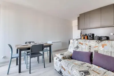 Cuisine ou kitchenette dans l'établissement Appartement pour 4- Balcon- Plage des Becs