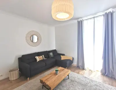 Coin salon dans l'établissement Proche du Jardin Extraordinaire - Au bout du quai