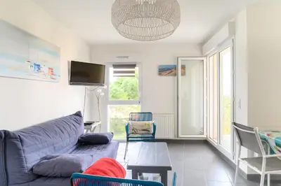 Télévision ou salle de divertissement dans l'établissement Super appartement, la Guérinière à Noirmoutier