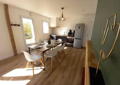 Cuisine ou kitchenette dans l'établissement Maison au calme à 10 km du Puy du Fou