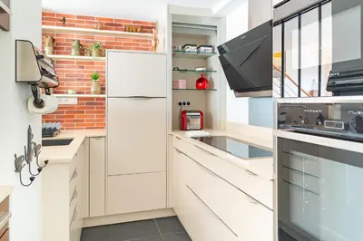 Cuisine ou kitchenette dans l'établissement Au Fil de L'Erdre - Spacieux appt avec terrasse