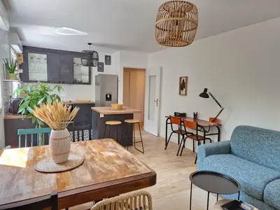 Cuisine ou kitchenette dans l'établissement Appartement Spacieux avec Parking proche MER