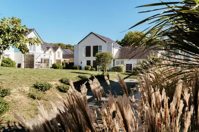 Jardin de l'établissement Le Domaine du Bois de la Grée - maeva Home - Maison 3 pièces 6 personnes - Sélection - super Home MAE-7904