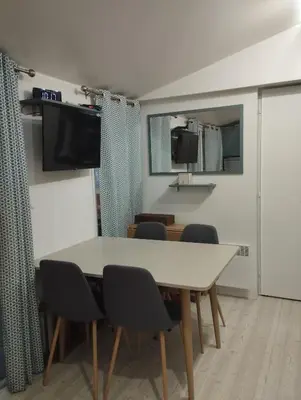 Cuisine ou kitchenette dans l'établissement Mobil-home tout confort à 300m de l'océan