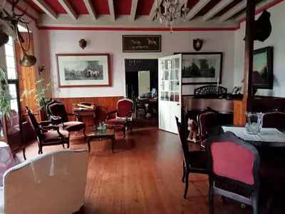 Coin salon dans l'établissement Domaine de Frély