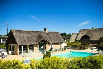 Piscine de l'établissement Résidence Le Saint Denac - maeva Home - Appartement avec terrasse 2 pièces 4 personnes - Prestige - super Home MAE-4234 ou située à proximité