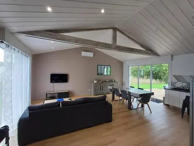 Télévision ou salle de divertissement dans l'établissement Maison au porte de l'ile d'Yeu