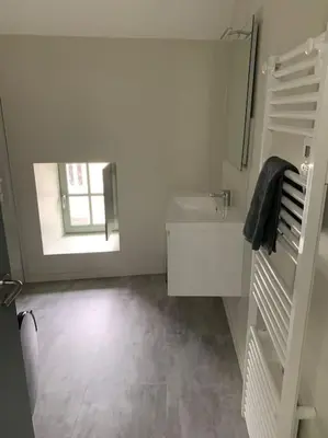 Salle de bains dans l'établissement Appartement Ikebana - Maulévrier Cholet Puy du Fou