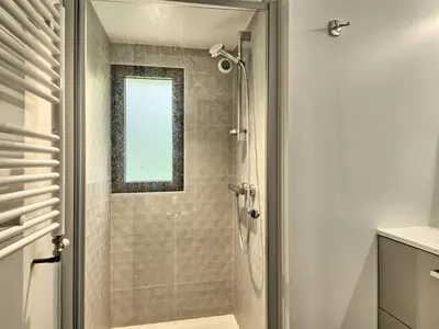 Salle de bains dans l'établissement Holiday Home La Rose des Sables by Interhome