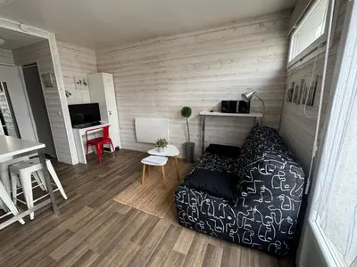 Télévision ou salle de divertissement dans l'établissement Studio hyper centre Pornichet