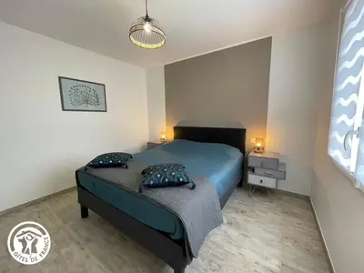 Un ou plusieurs lits dans un hébergement de l'établissement Maison neuve en Vendée, 3 chambres, proche véloroute et océan, wifi, terrasses, tout inclus. - FR-1-426-542