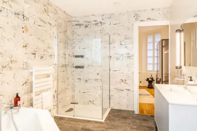 Salle de bains dans l'établissement Le Crébillon - Splendide appartement de 204m2