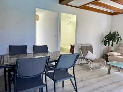 Coin salon dans l'établissement Villa Bleu soleil