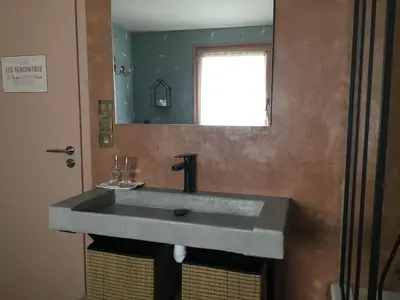 Salle de bains dans l'établissement BnB Montacutain