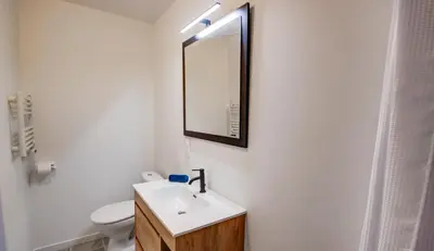 Salle de bains dans l'établissement Chambres d'hôtes du Val d'Asson