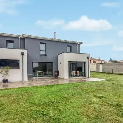 3 Bedroom Beautiful Home In Vertou