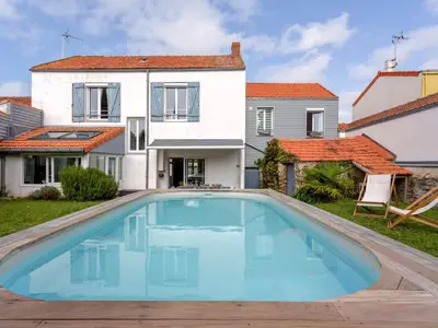 Piscine de l'établissement Holiday Home Le Bain du Papillon by Interhome ou située à proximité